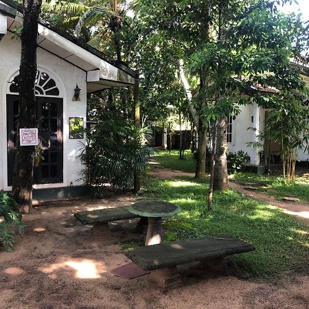 Sylvester Villa Hostel Negombo Extérieur photo