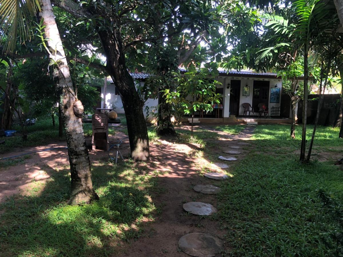 Sylvester Villa Hostel Negombo Extérieur photo
