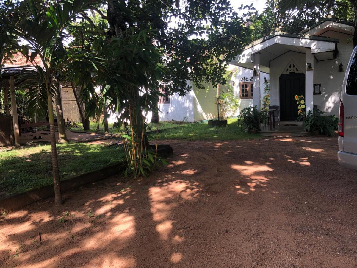 Sylvester Villa Hostel Negombo Extérieur photo
