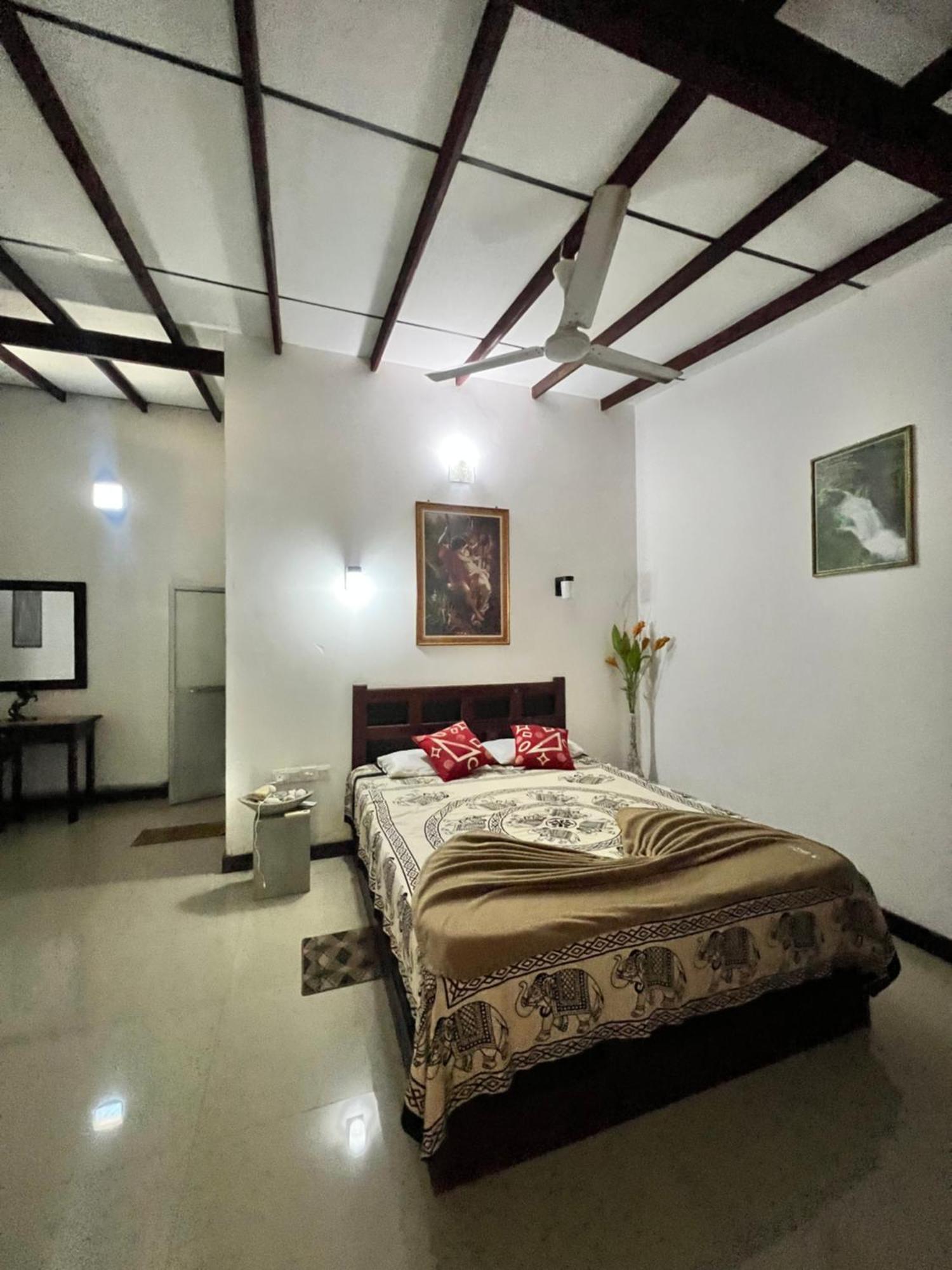 Sylvester Villa Hostel Negombo Extérieur photo