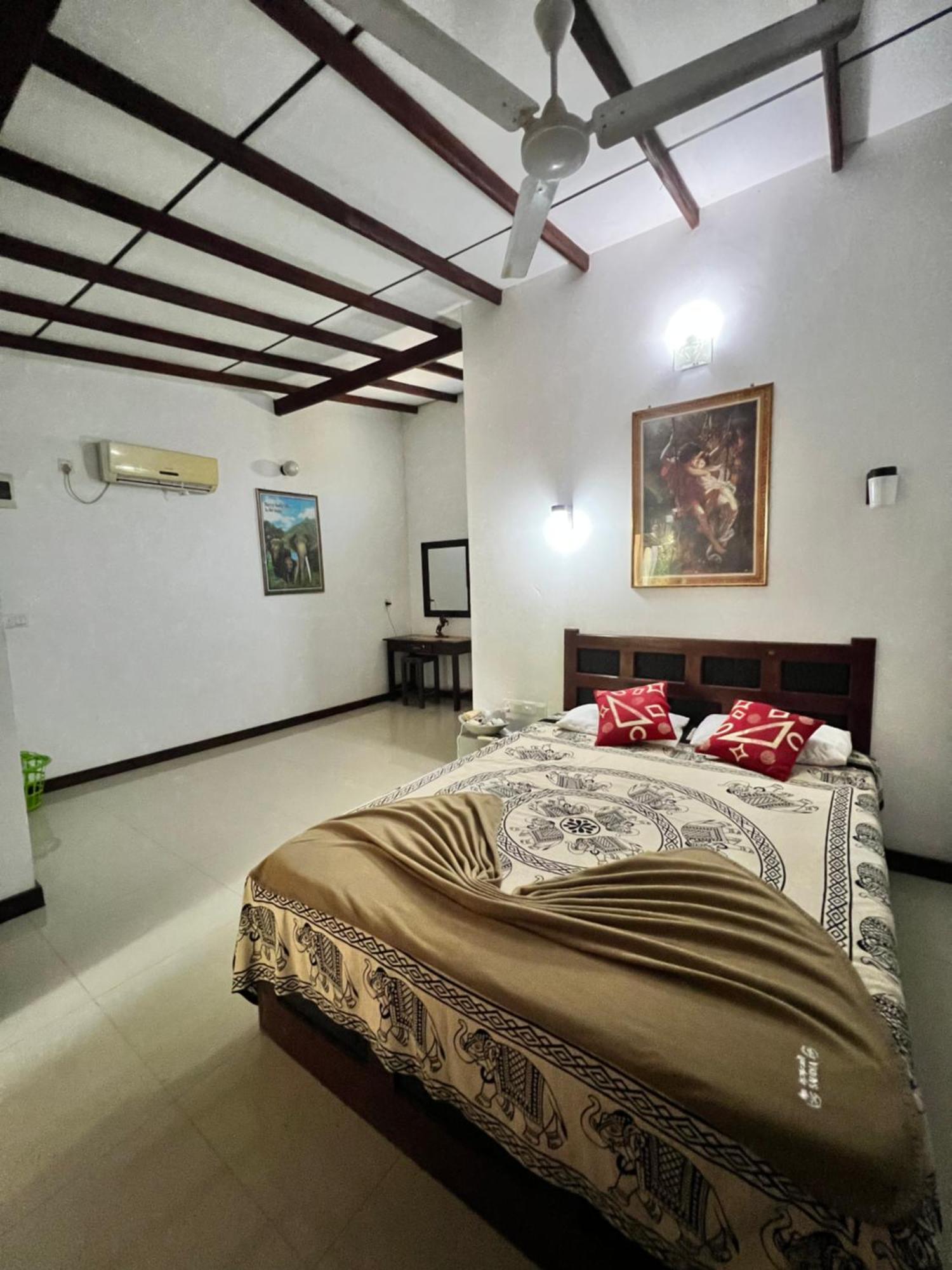 Sylvester Villa Hostel Negombo Extérieur photo